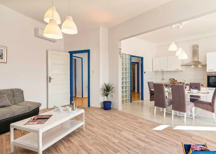 Apartman Riviera *